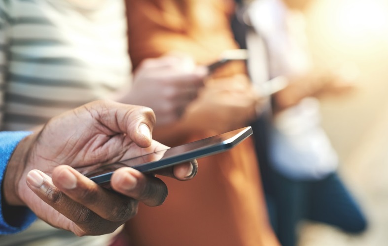 Aptoide : écran de téléphone affichant l'application Aptoide