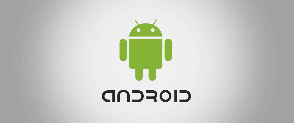 Android 10 : smartphone affichant le logo Android 10 avec icônes de sécurité et performance