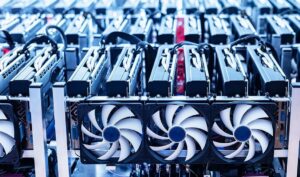 bitcoin : graphique montrant la hausse du prix du bitcoin avec un logo eToro